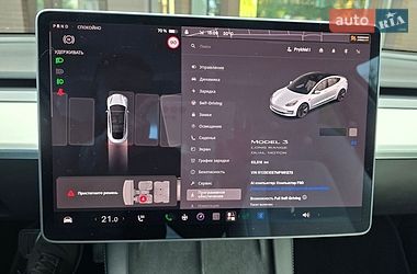 Седан Tesla Model 3 2021 в Киеве