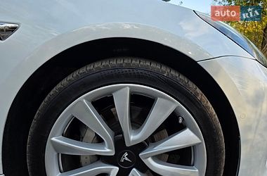 Седан Tesla Model 3 2019 в Ковелі