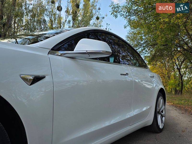Седан Tesla Model 3 2019 в Ковелі