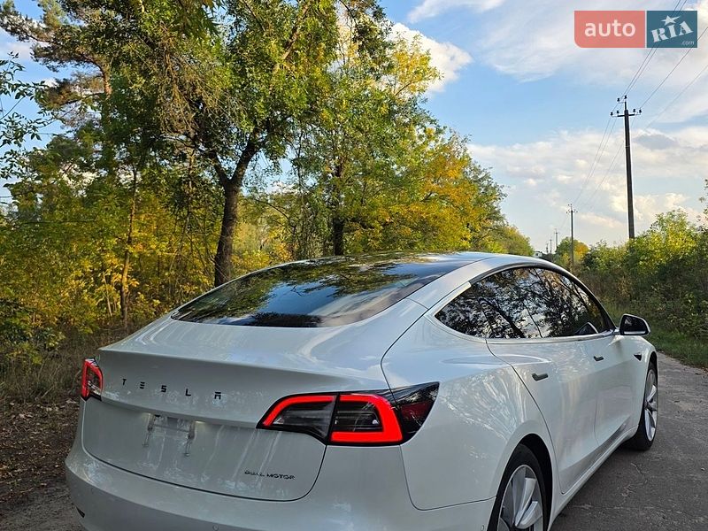 Седан Tesla Model 3 2019 в Ковелі