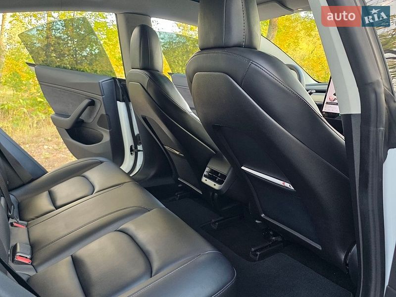 Седан Tesla Model 3 2019 в Ковелі
