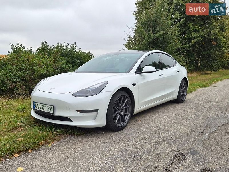 Tesla Model 3 2021