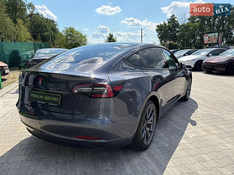Седан Tesla Model 3 2021 в Киеве фото 3 Седан Tesla Model 3 2021 в Киеве