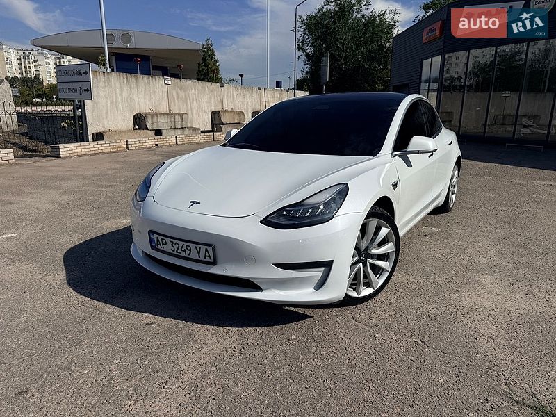 Tesla Model 3 2018