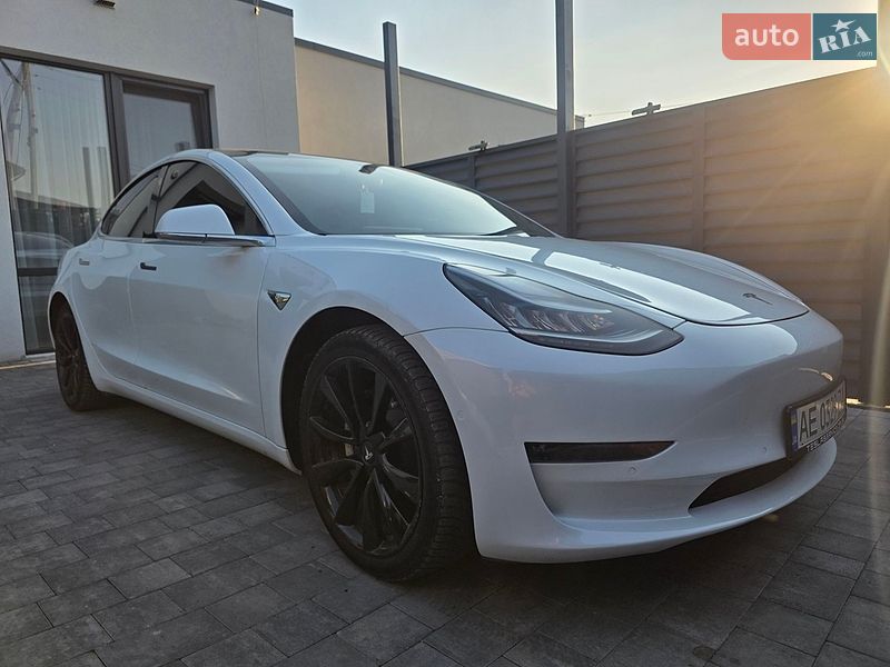 Седан Tesla Model 3 2020 в Дніпрі