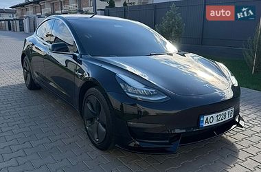 Седан Tesla Model 3 2018 в Ужгороді