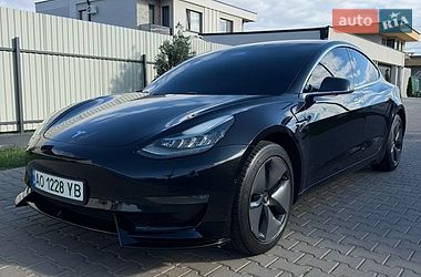 Седан Tesla Model 3 2018 в Ужгороді