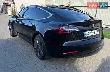 Седан Tesla Model 3 2018 в Ужгороді