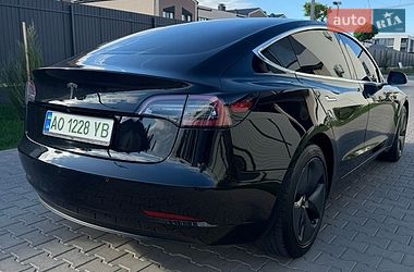 Седан Tesla Model 3 2018 в Ужгороде
