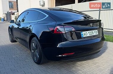 Седан Tesla Model 3 2018 в Ужгороді