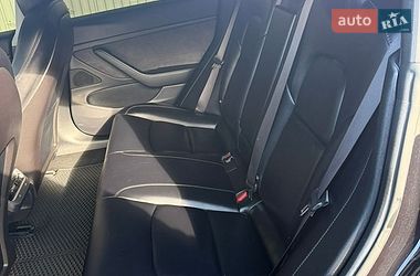 Седан Tesla Model 3 2018 в Ужгороді