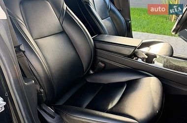Седан Tesla Model 3 2018 в Ужгороді