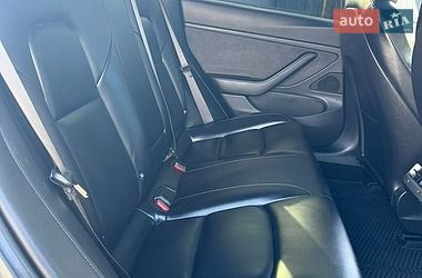 Седан Tesla Model 3 2018 в Ужгороді