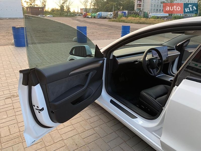 Седан Tesla Model 3 2021 в Коростене фото 18 Седан Tesla Model 3 2021 в Коростене