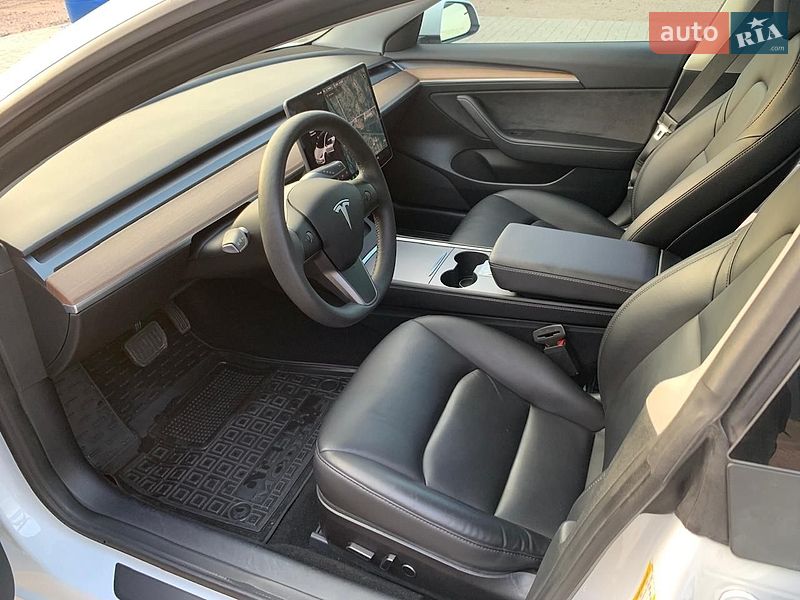 Седан Tesla Model 3 2021 в Коростене фото 19 Седан Tesla Model 3 2021 в Коростене