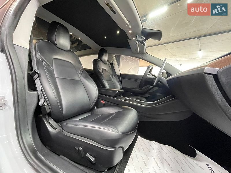 Седан Tesla Model 3 2020 в Одессе