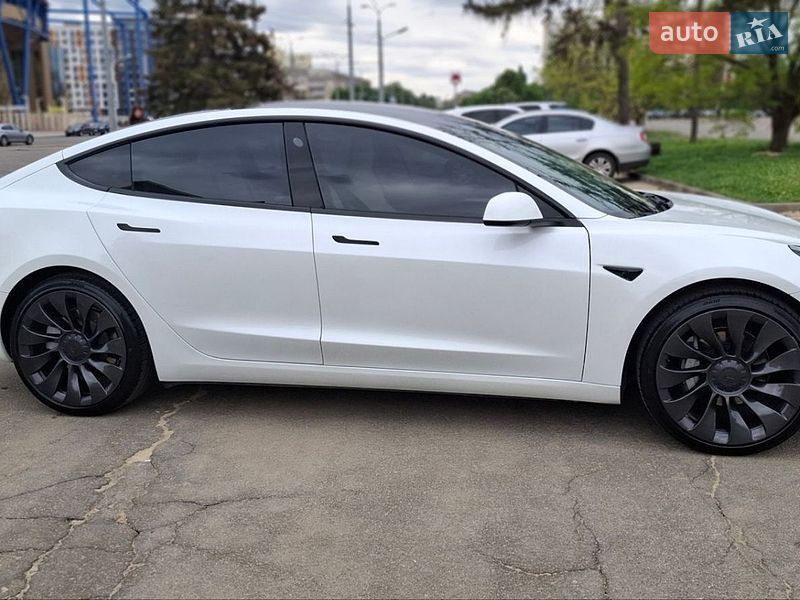 Седан Tesla Model 3 2021 в Харькове