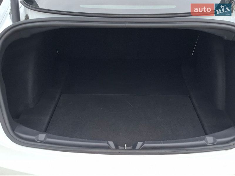 Седан Tesla Model 3 2021 в Харькове