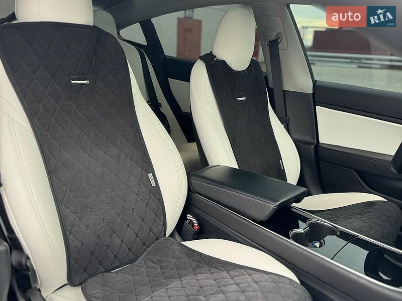 Седан Tesla Model 3 2019 в Києві