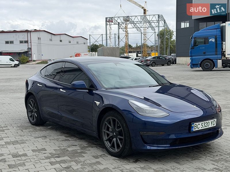 Tesla Model 3 2023