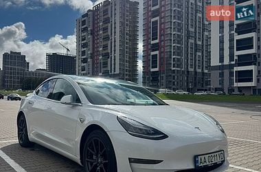 Седан Tesla Model 3 2019 в Києві
