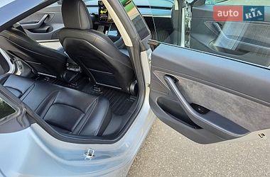 Седан Tesla Model 3 2018 в Дніпрі