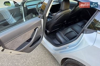 Седан Tesla Model 3 2018 в Дніпрі