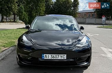 Седан Tesla Model 3 2019 в Львове