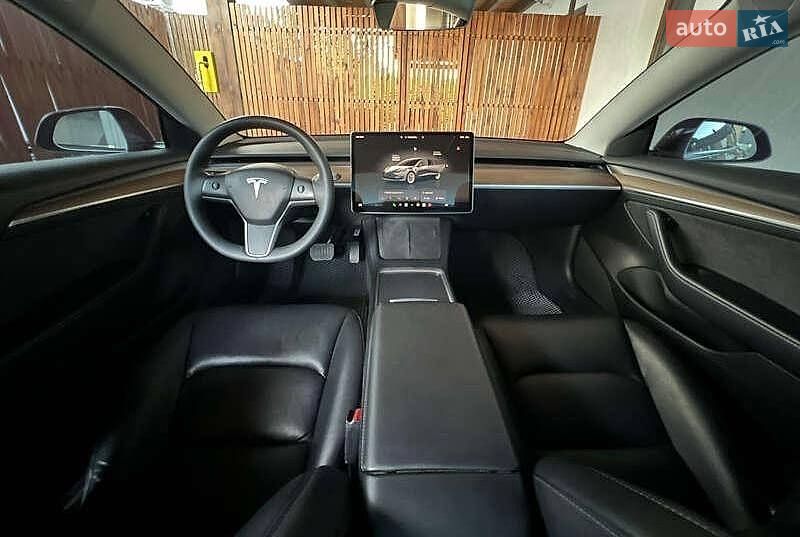Седан Tesla Model 3 2022 в Киеве