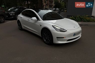 Седан Tesla Model 3 2019 в Киеве
