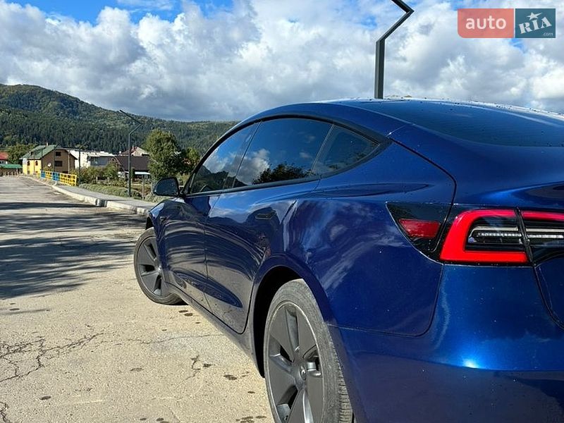 Седан Tesla Model 3 2023 в Сколе