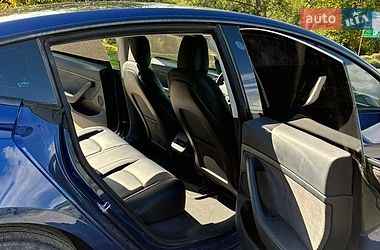 Седан Tesla Model 3 2023 в Сколе