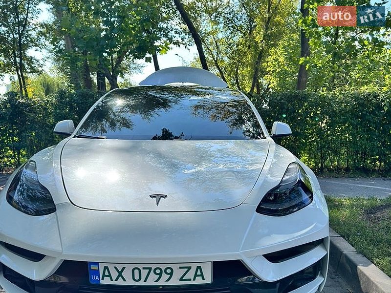 Седан Tesla Model 3 2021 в Киеве