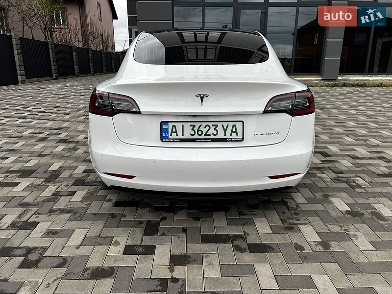 Седан Tesla Model 3 2019 в Києві