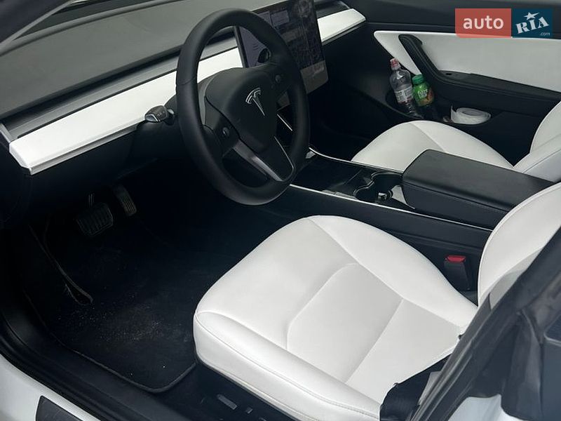 Седан Tesla Model 3 2019 в Києві