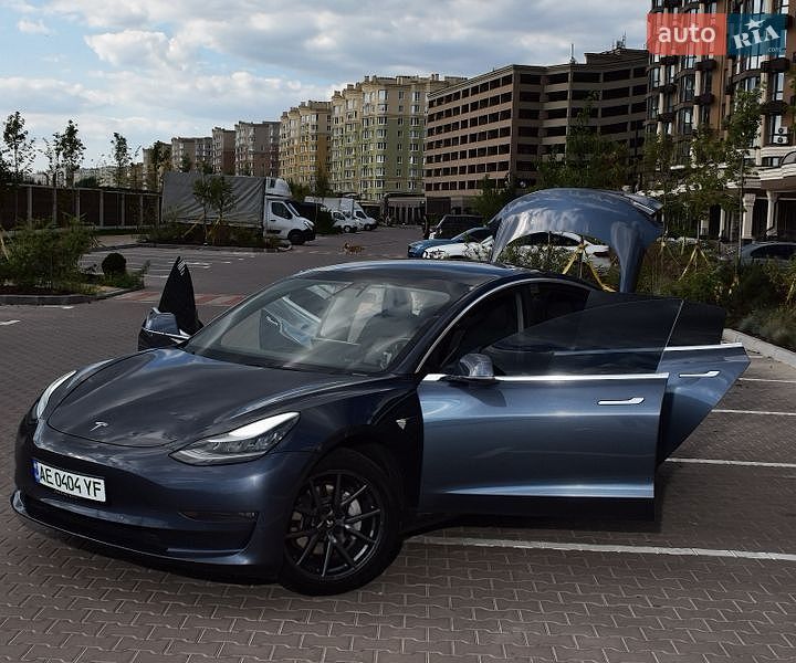 Tesla Model 3 2019