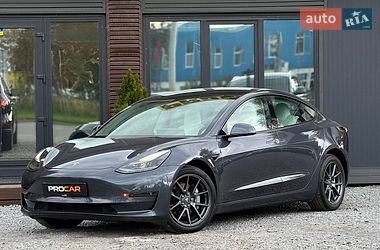 Седан Tesla Model 3 2022 в Львове