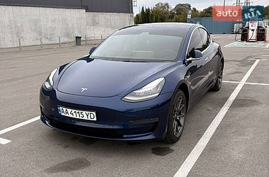Седан Tesla Model 3 2020 в Ірпені
