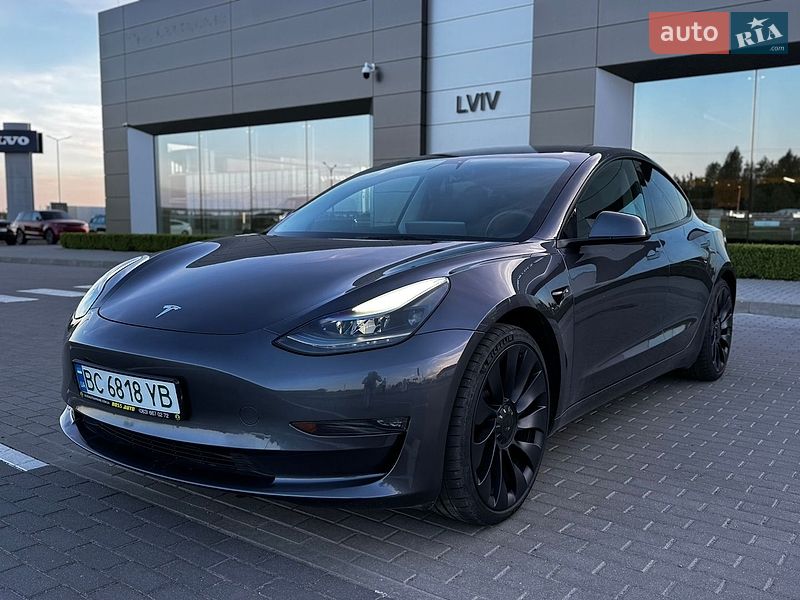 Tesla Model 3 2023