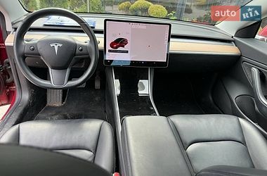 Седан Tesla Model 3 2018 в Львове