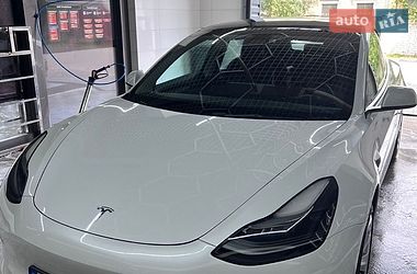 Седан Tesla Model 3 2022 в Черкасах