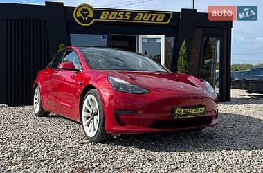 Седан Tesla Model 3 2022 в Коломые