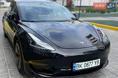 Седан Tesla Model 3 2022 в Рівному