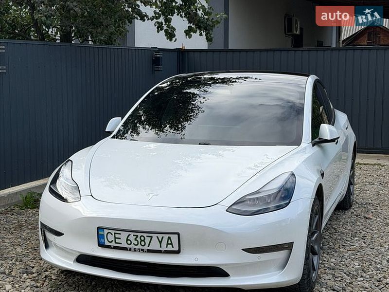 Седан Tesla Model 3 2021 в Чернівцях фото Седан Tesla Model 3 2021 в Чернівцях