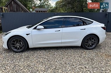 Седан Tesla Model 3 2021 в Чернівцях фото 3 Седан Tesla Model 3 2021 в Чернівцях