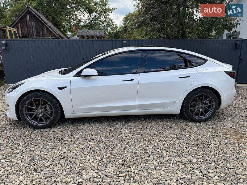 Седан Tesla Model 3 2021 в Чернівцях фото 3 Седан Tesla Model 3 2021 в Чернівцях