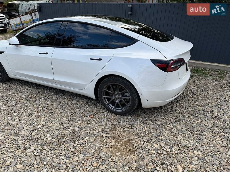 Седан Tesla Model 3 2021 в Чернівцях фото 4 Седан Tesla Model 3 2021 в Чернівцях