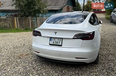 Седан Tesla Model 3 2021 в Черновцах