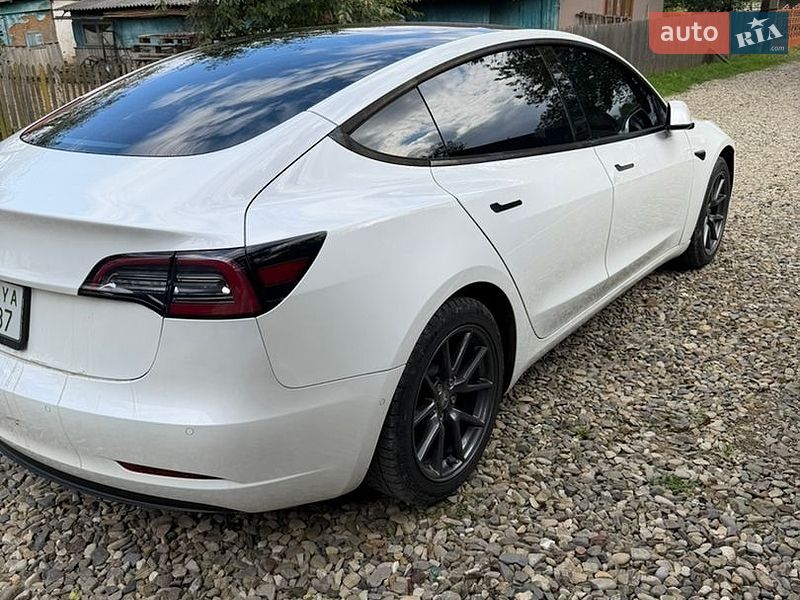 Седан Tesla Model 3 2021 в Чернівцях фото 7 Седан Tesla Model 3 2021 в Чернівцях