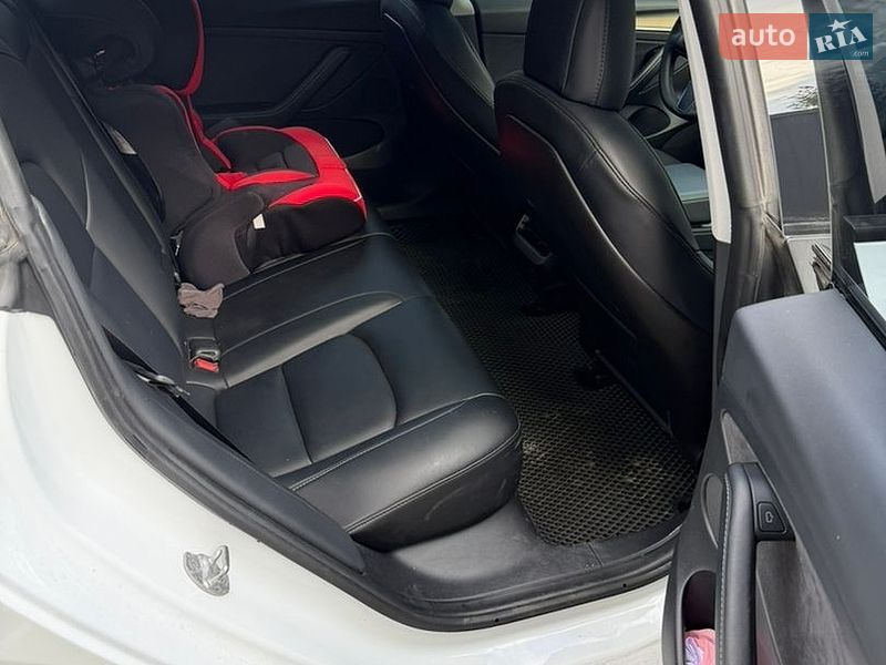 Седан Tesla Model 3 2021 в Чернівцях фото 10 Седан Tesla Model 3 2021 в Чернівцях
